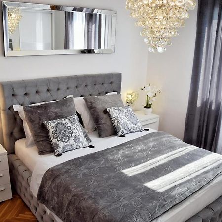 Luxurious Apartment Majda, 2 Bathrooms And Free Parking Split Kültér fotó