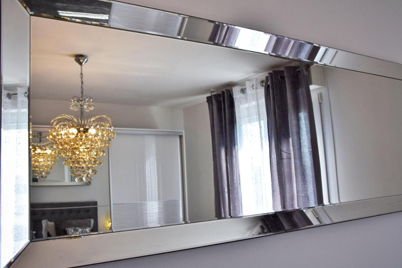 Luxurious Apartment Majda, 2 Bathrooms And Free Parking Split Kültér fotó