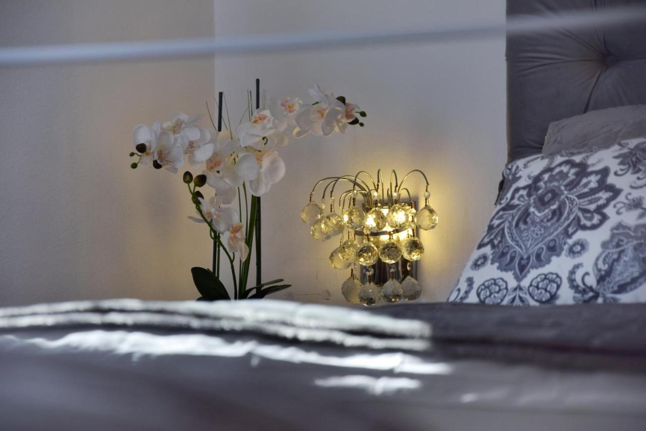 Luxurious Apartment Majda, 2 Bathrooms And Free Parking Split Kültér fotó
