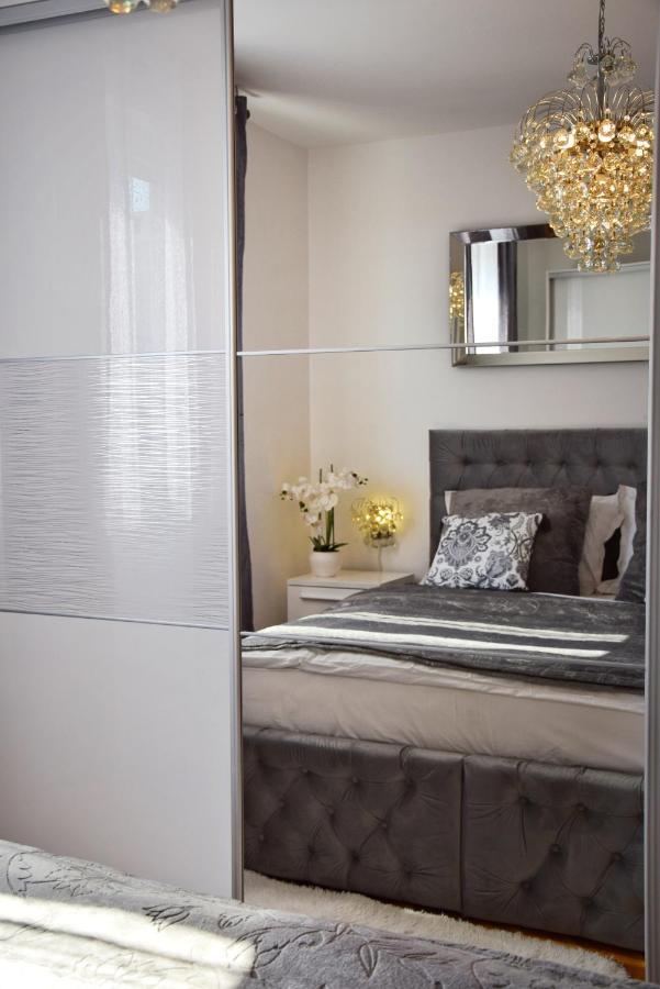 Luxurious Apartment Majda, 2 Bathrooms And Free Parking Split Kültér fotó