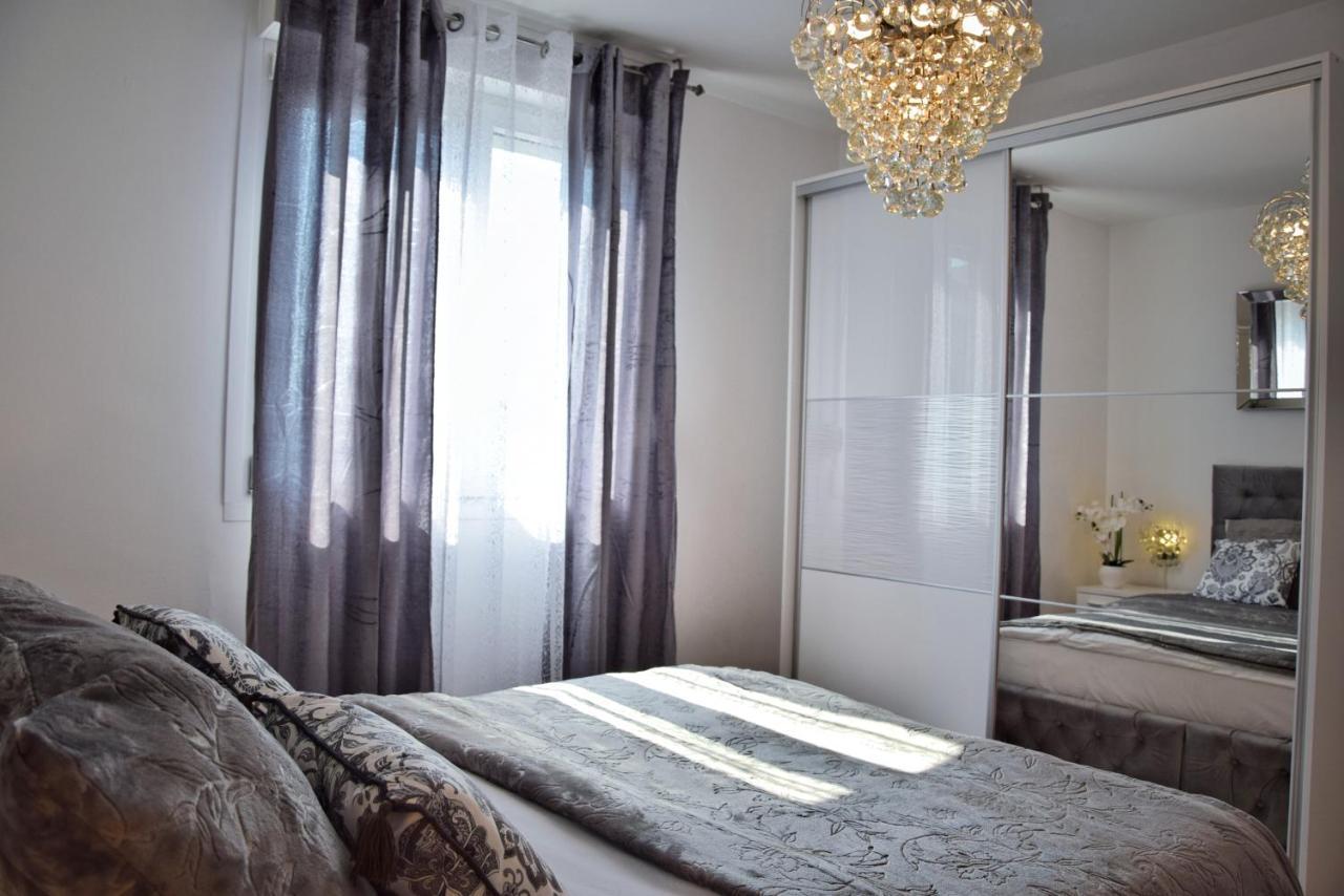 Luxurious Apartment Majda, 2 Bathrooms And Free Parking Split Kültér fotó